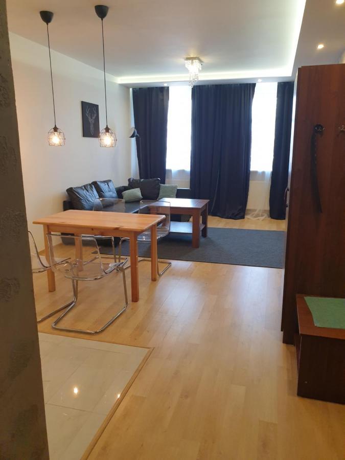 Apartamenty Rynek Lezajsk Bagian luar foto