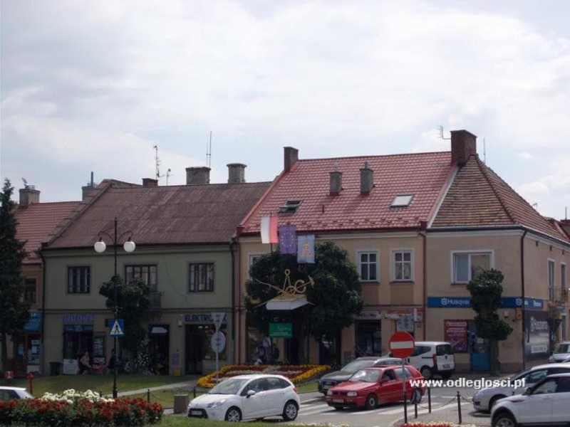 Apartamenty Rynek Lezajsk Bagian luar foto